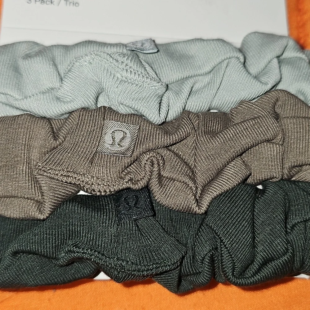 Lululemon Uplifting Scrunchies 3 Pack!! NOMD/RNFG/JDGR